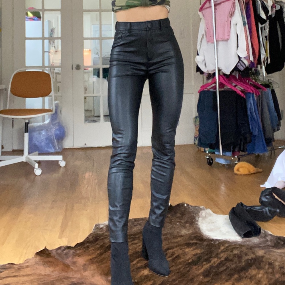 Vegan leather look jeans